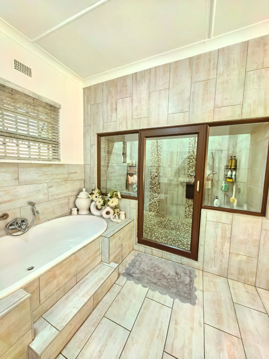 5 Bedroom Property for Sale in Sasolburg Ext 4 Free State